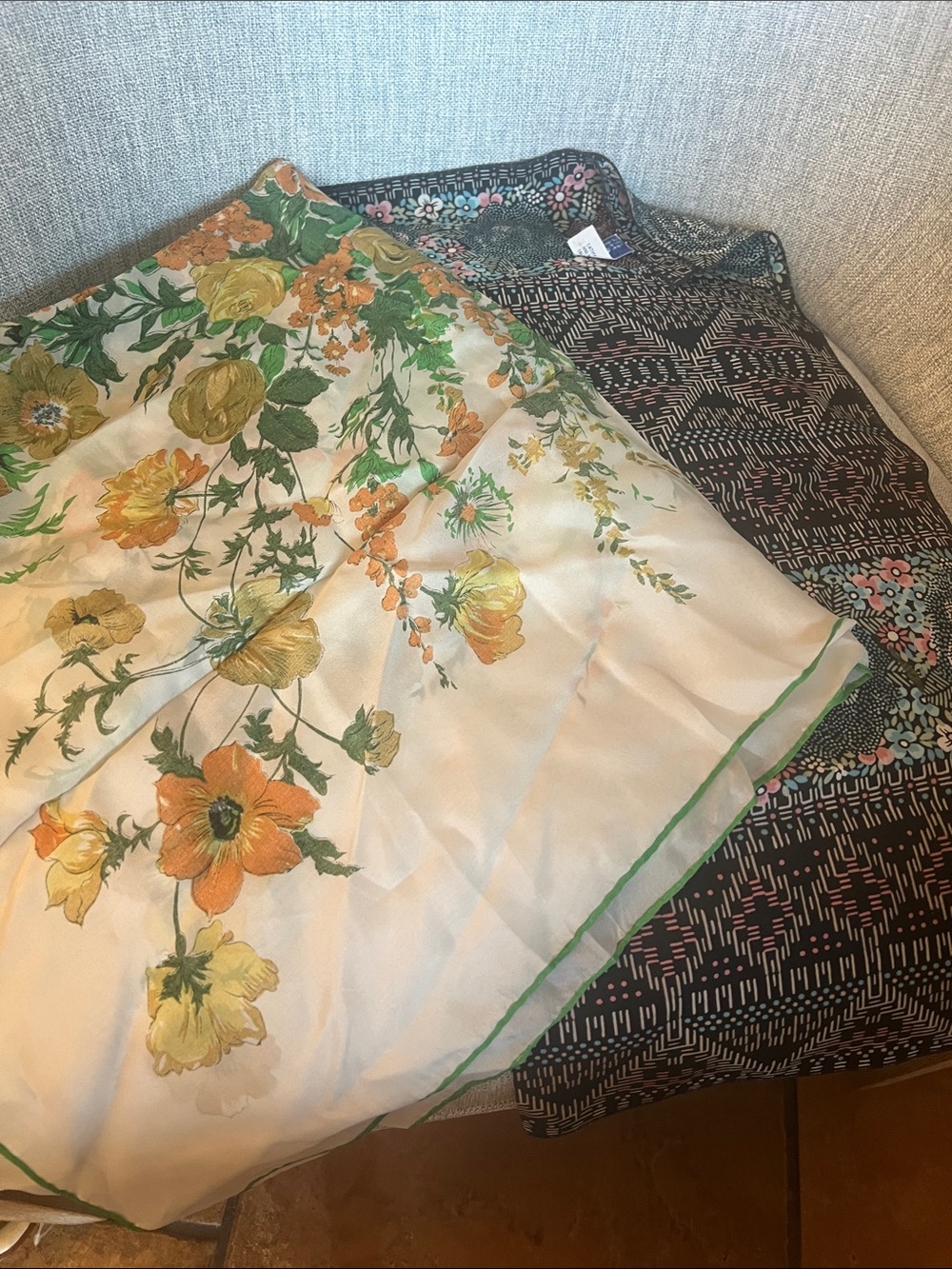 VINTAGE SCARVES (2)